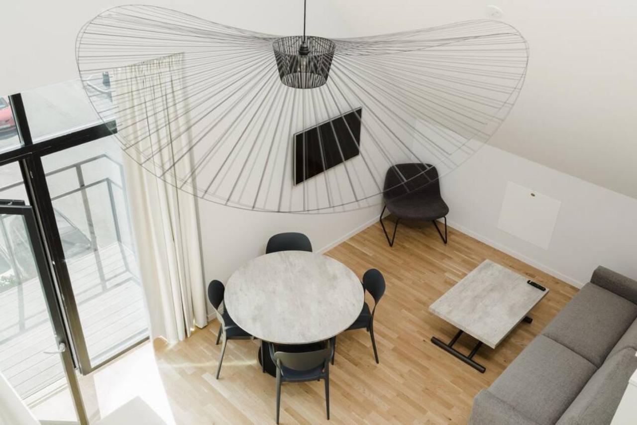 All In One Loft With Balcony And Free Parking 利丁厄 外观 照片