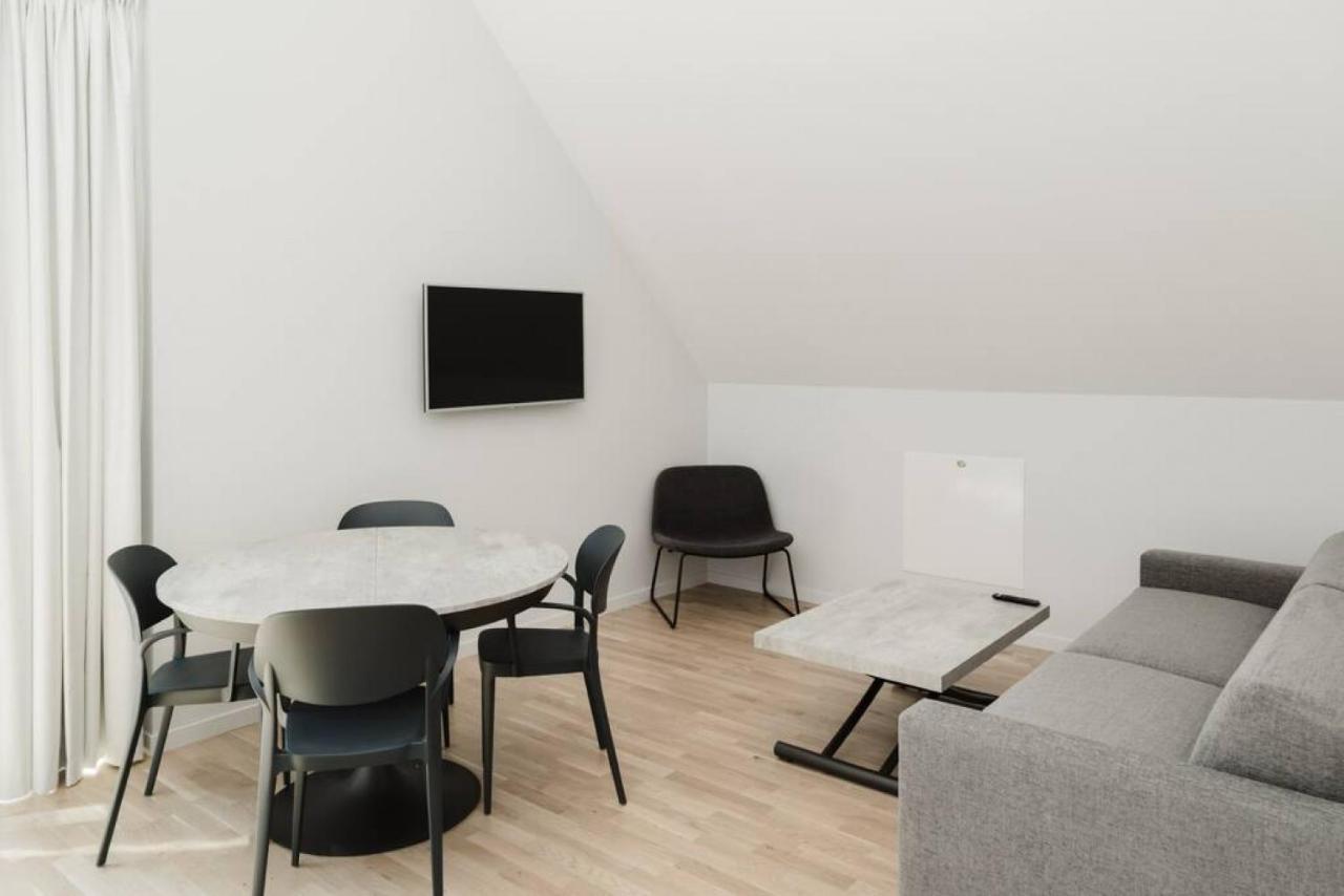 All In One Loft With Balcony And Free Parking 利丁厄 外观 照片
